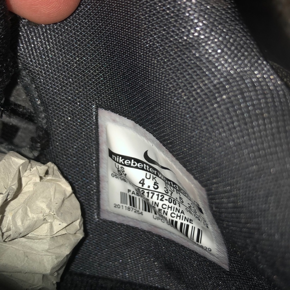 Lebron 11 “Away” Size 5 - Picture 4 of 7